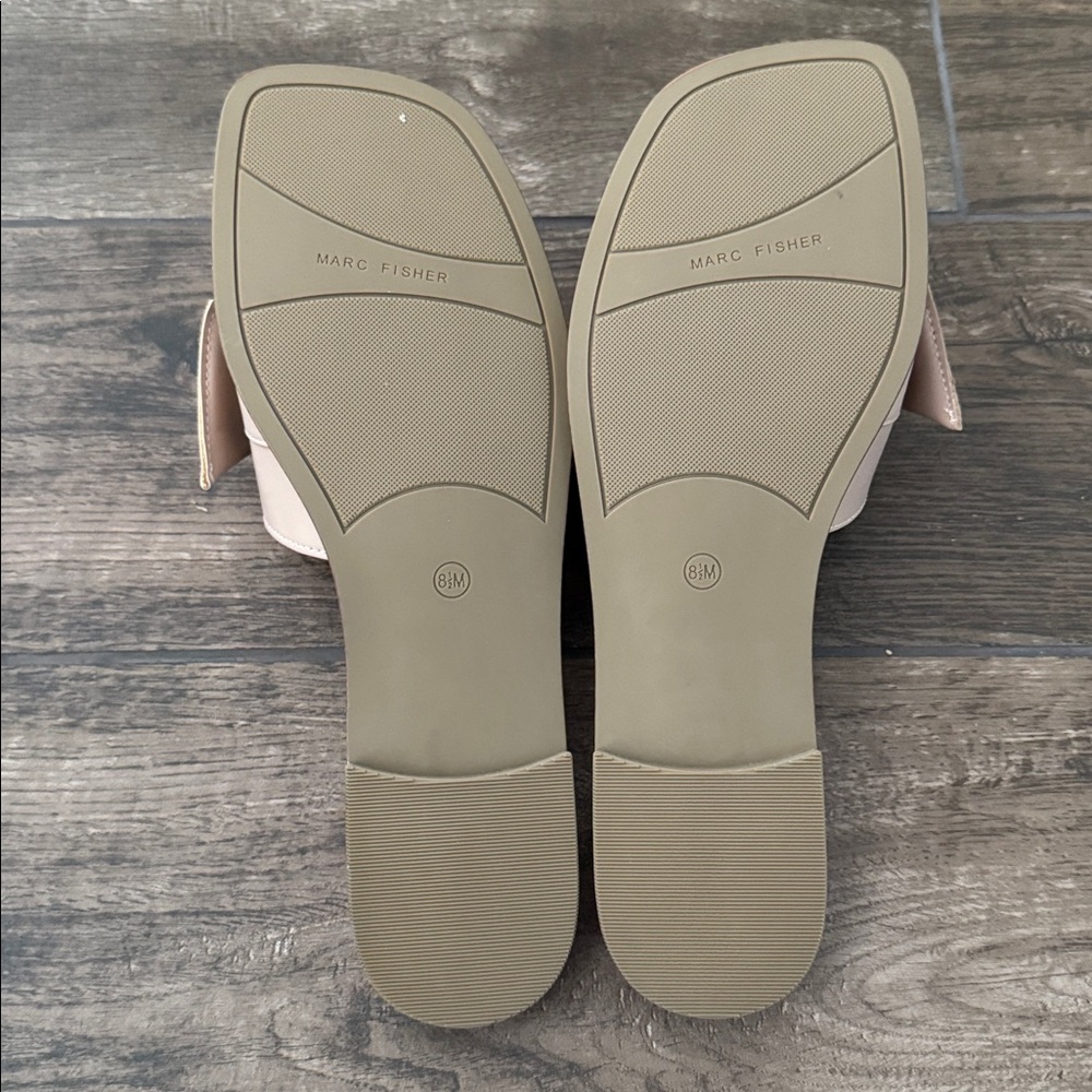 NIB March Fisher Beige Bow-Front Sandals (sz 8.5) - Picture 3 of 3
